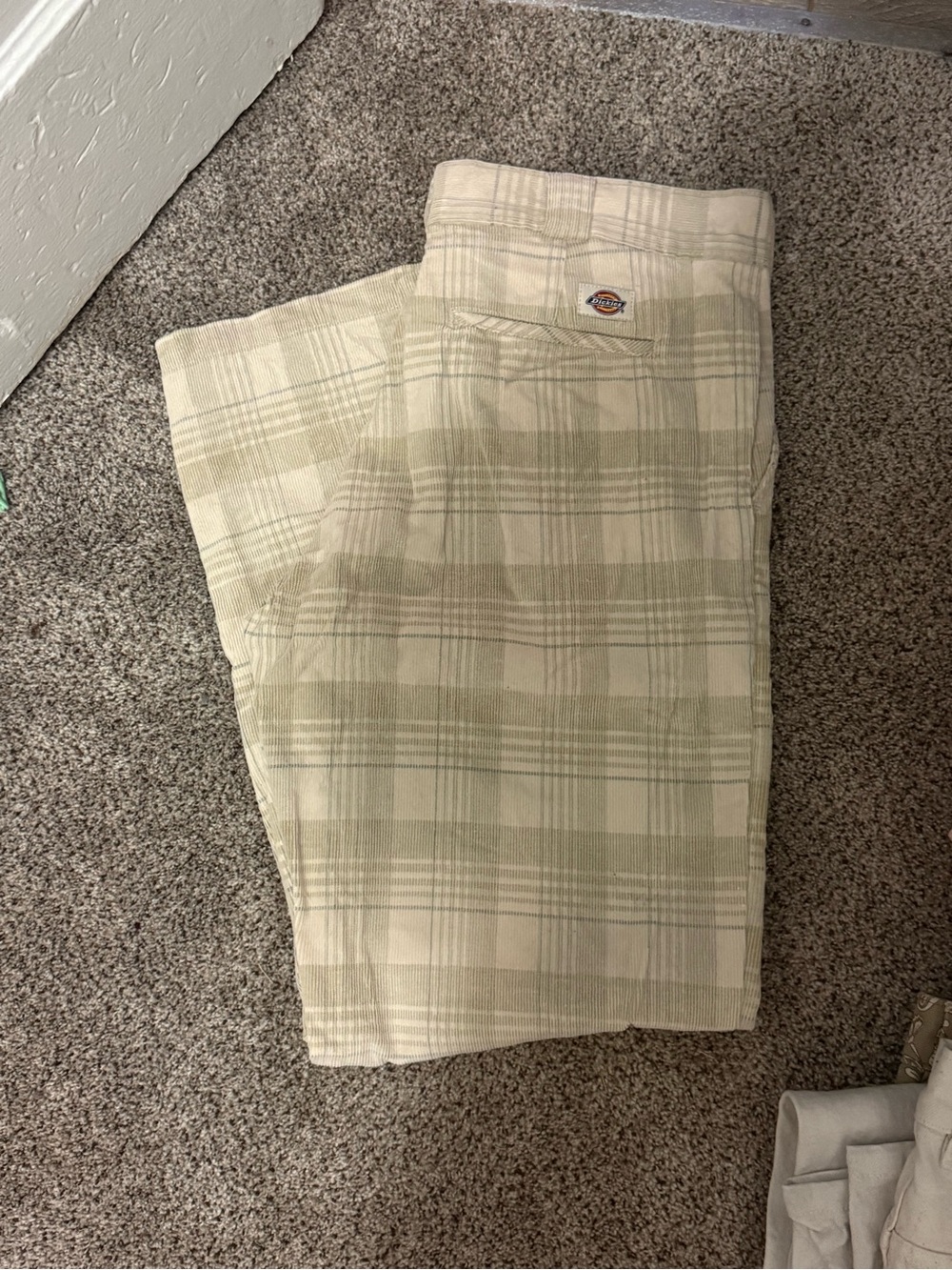 Dickies women’s Plaid Khaki Work Pants - Light Beige/Olive NWOT